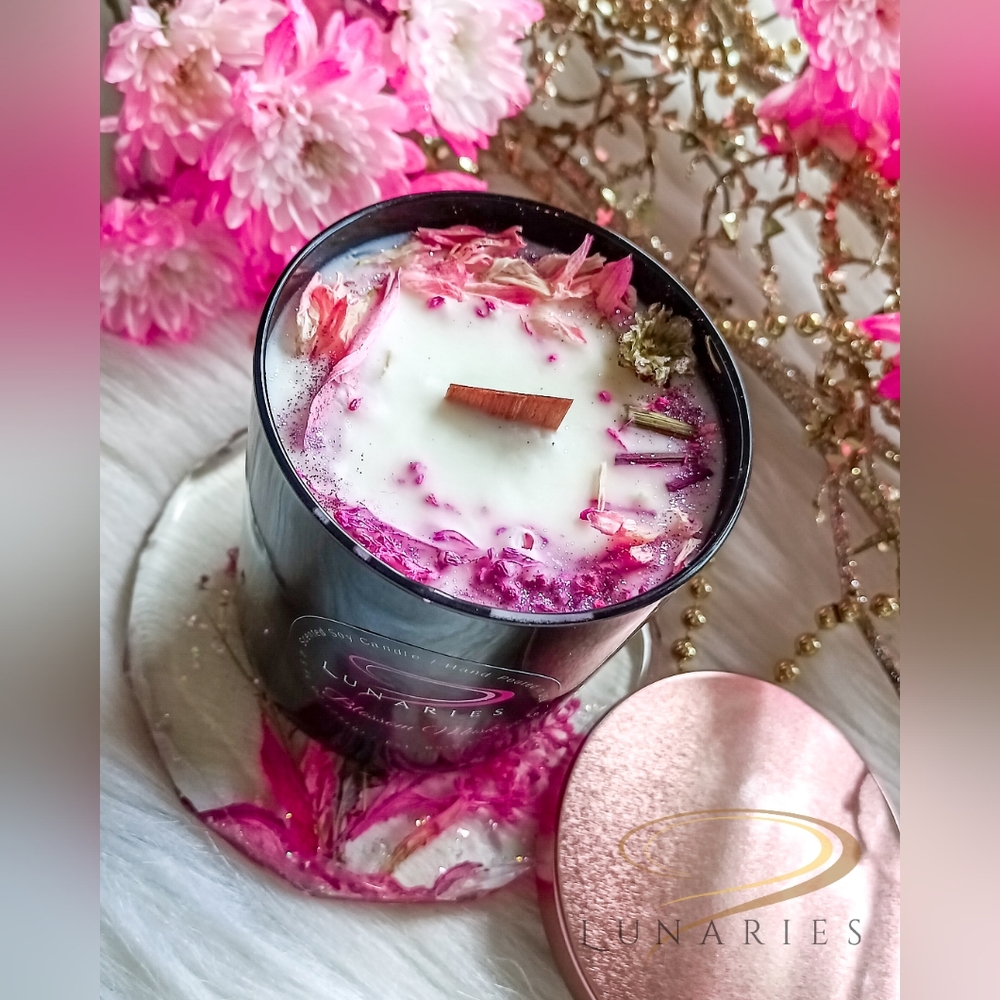 Blossom Musk Scented Soy Wax Candle with Wooden Wick and Botanicals
